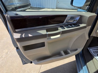 2010 Chrysler Town & Country Touring