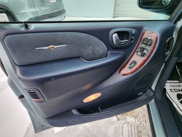 2001 Chrysler Town & Country Limited