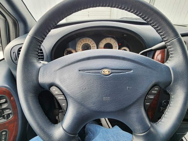 2001 Chrysler Town & Country Limited