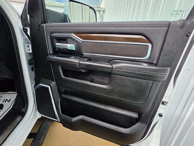 2022 RAM 2500 Laramie Crew Cab 4x4 6'4' Box